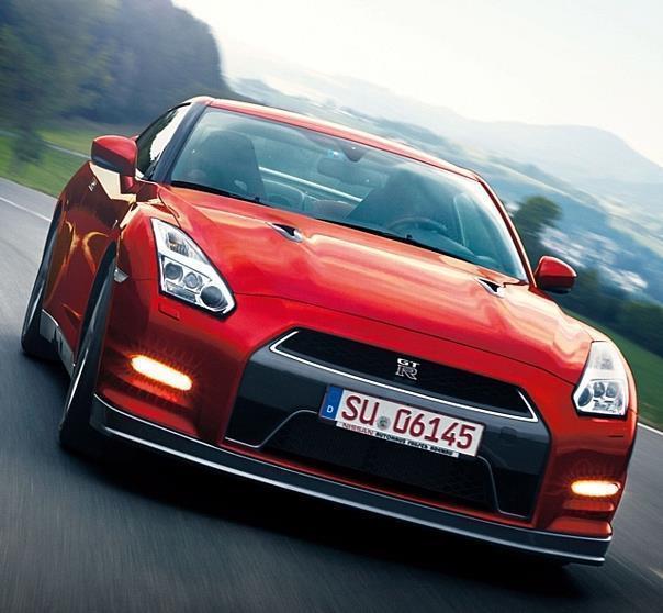 2014 NISSAN GT-R